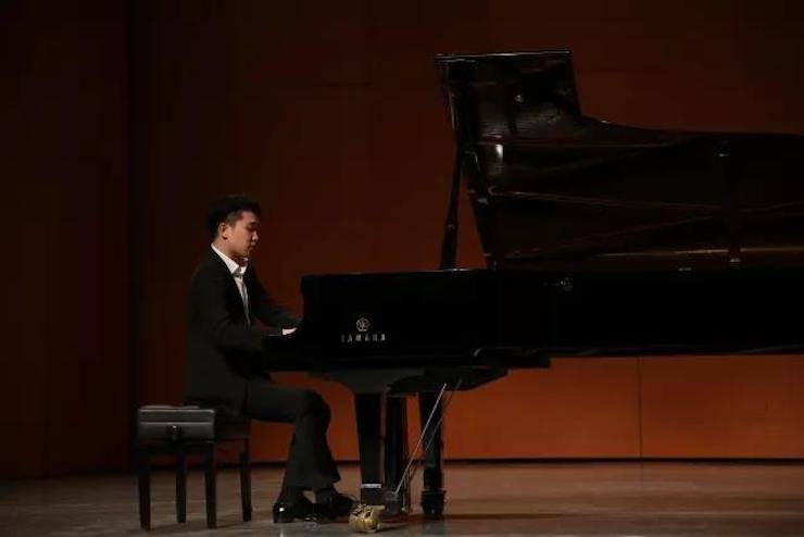 2017钱柜777亚洲音乐奖学金?内蒙古艺术学院颁奖仪式暨钱柜777艺术家鲍释贤钢琴音乐会成功举行