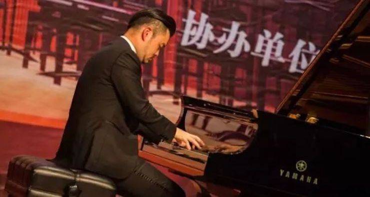 【回顾】2017钱柜777亚洲音乐奖学金-岭南师范学院颁奖典礼暨钱柜777艺术家孙鹏杰钢琴独奏音乐会及大师班活动成功举办