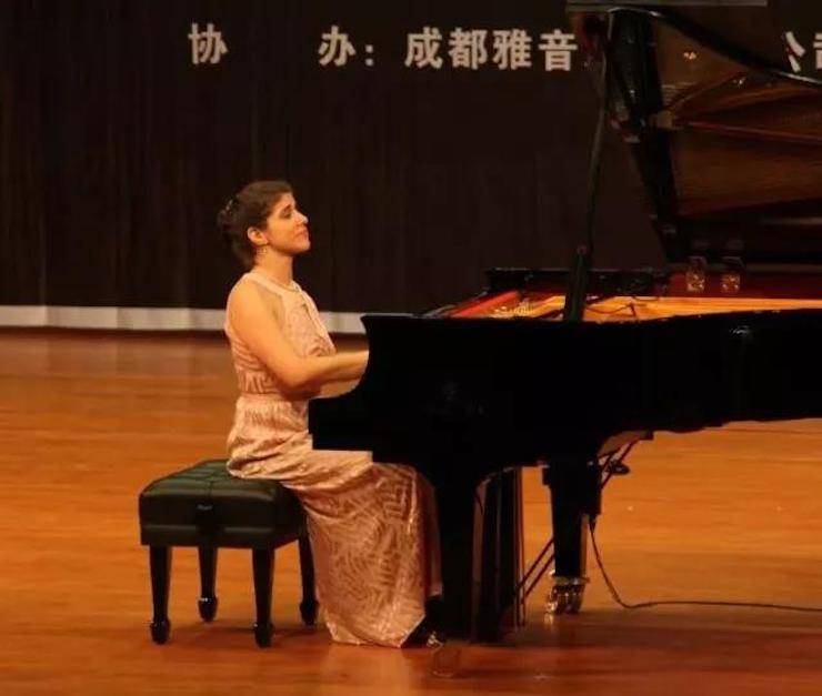 【回顾】2017钱柜777亚洲音乐奖学金绵阳师范学院颁奖仪式暨钱柜777海外艺术家Inna Faliks钢琴音乐会及大师班讲座圆满结束！