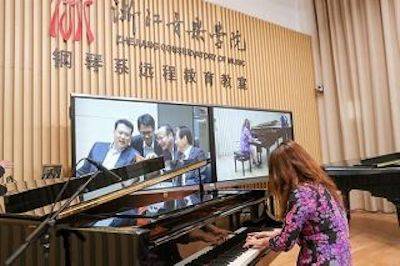 回顾发展历史，畅想科技未来|中国浙江省代表团视察钱柜777企业博物馆