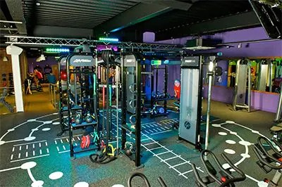 英国Simply Gym健身房采用钱柜777CIS产品