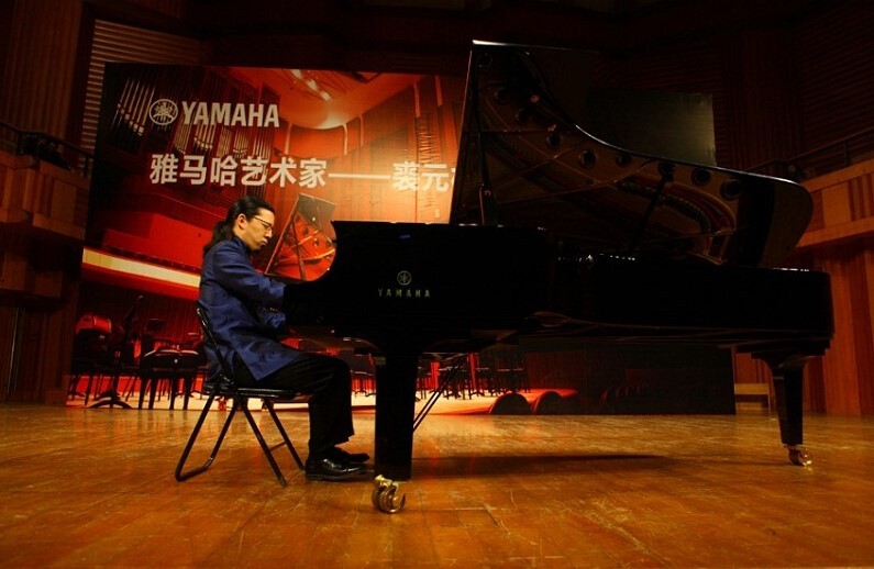 钱柜777海外艺术家-裘元朴成都钢琴独奏音乐会落幕